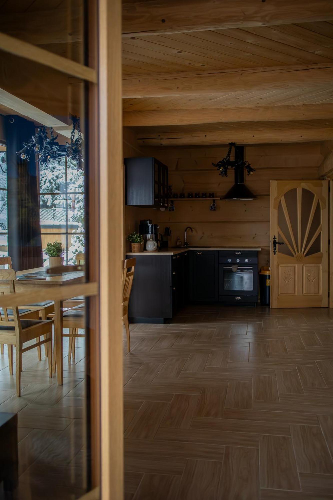 & Goralski Z Jacuzzi Chalet *